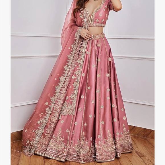 ✨Pink and Gold Indian Lehenga✨ - Picture 3 of 16